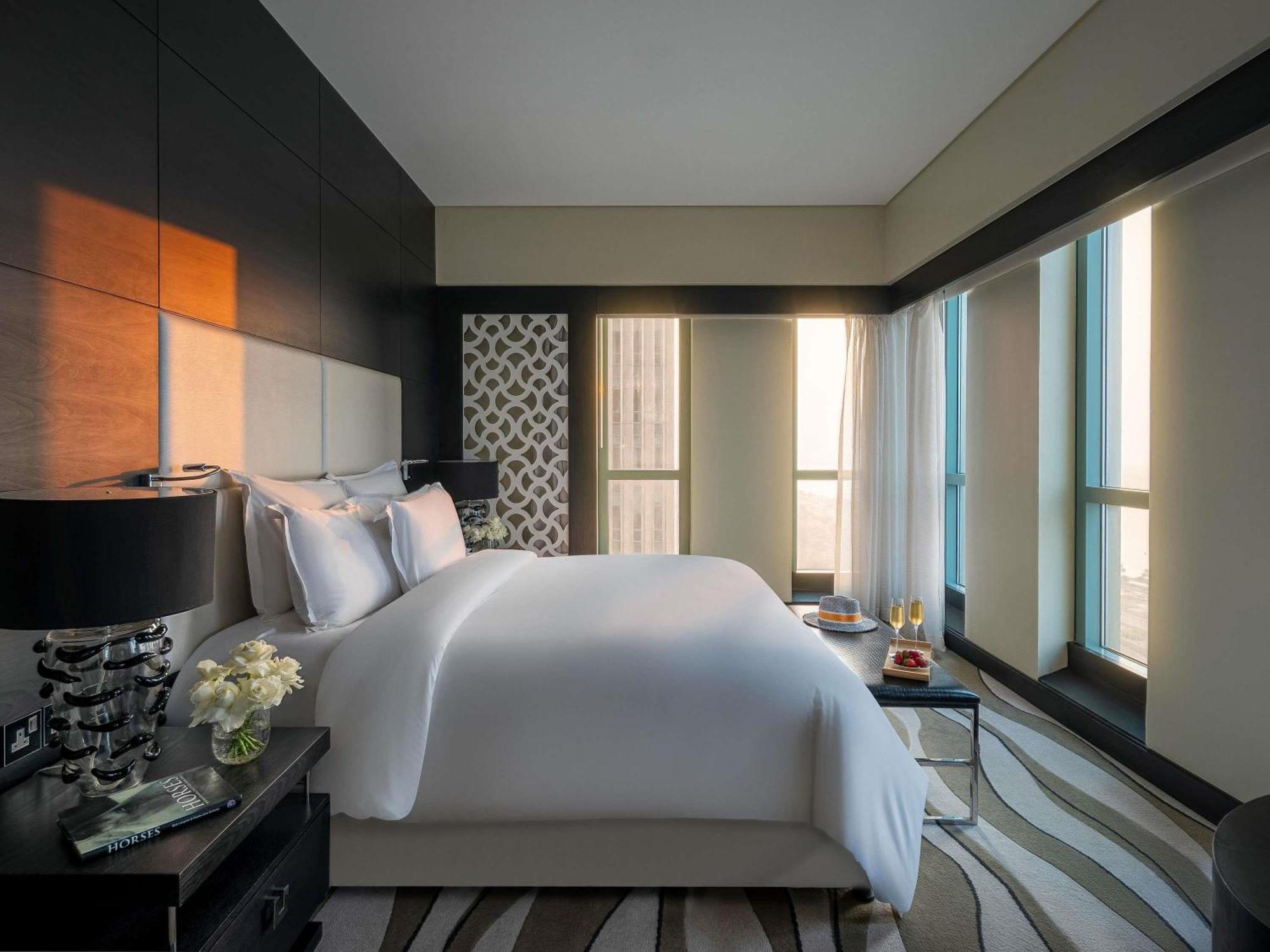 Opera King Suite with Club Millésime Access and Sea or City View